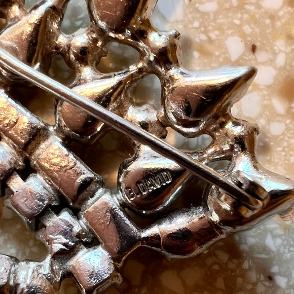 B. David Vintage Rhinestone Crown Brooch Silver Tone - Picture 6 of 6
